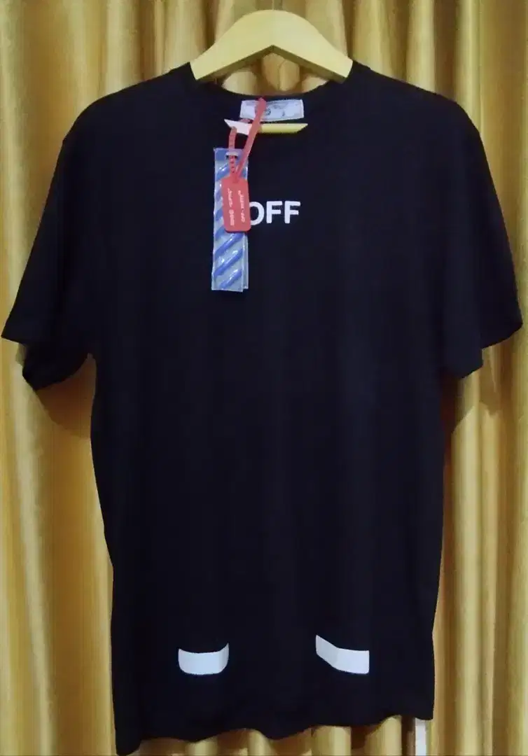 T'Shirt Off White Hitam