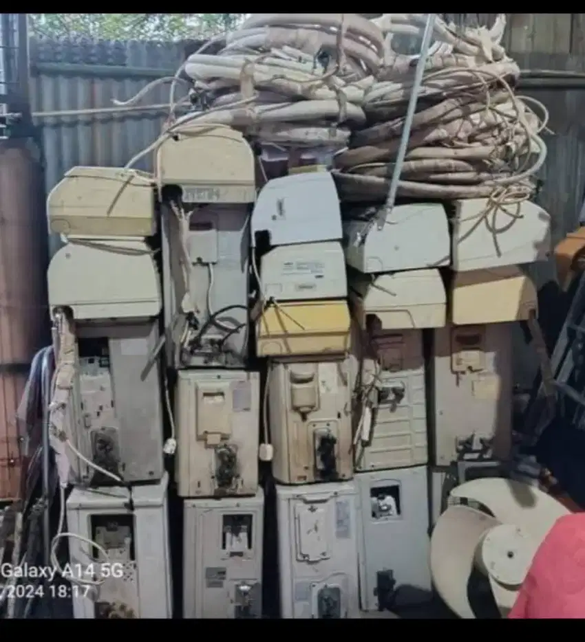 Beli AC seken segala merek. Menerima borongan kantor  dan bisa jemput