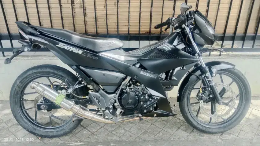SATRIA PREDATOR KM 20 RIBUAN ORI  TERAWAT SHELL ONLY