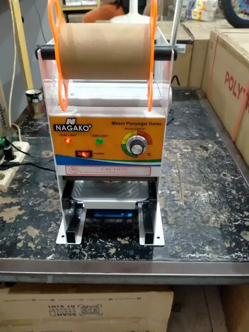 Cup sealer nagako