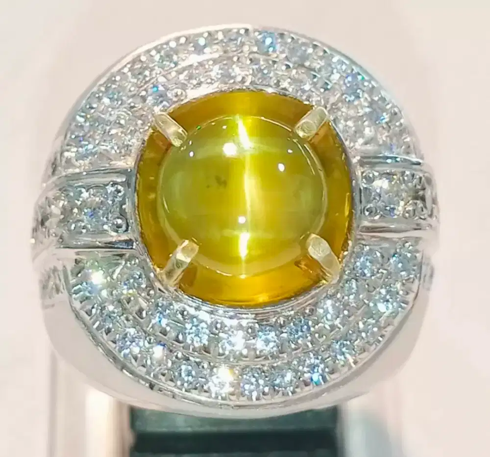 Cat Eye Alexandrite Chrysoberyl 4,16 cts