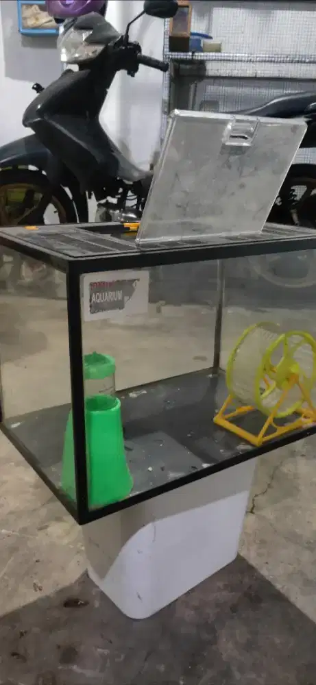 AQUARIUM AKRILIK SIZE L MERK NIKITA