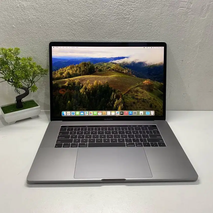 Macbook Pro 15 Inch 2018 (PROMO)