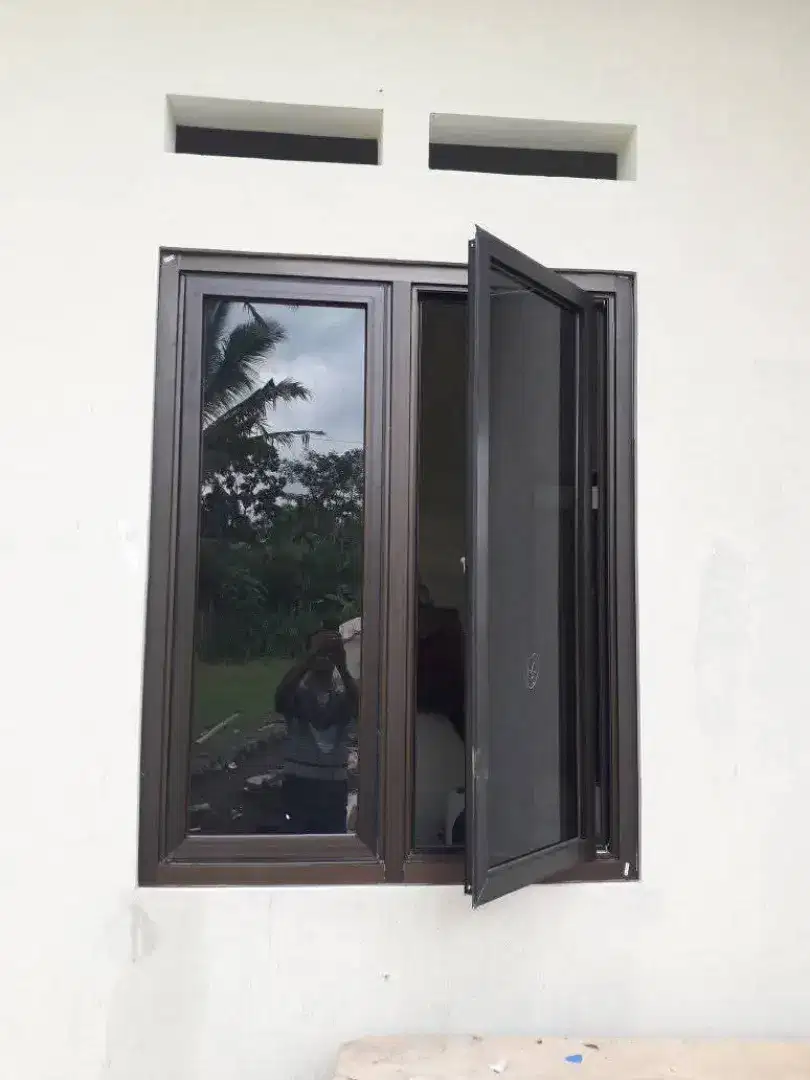 Jual kusen pintu jendela kaca aluminium plus pasang