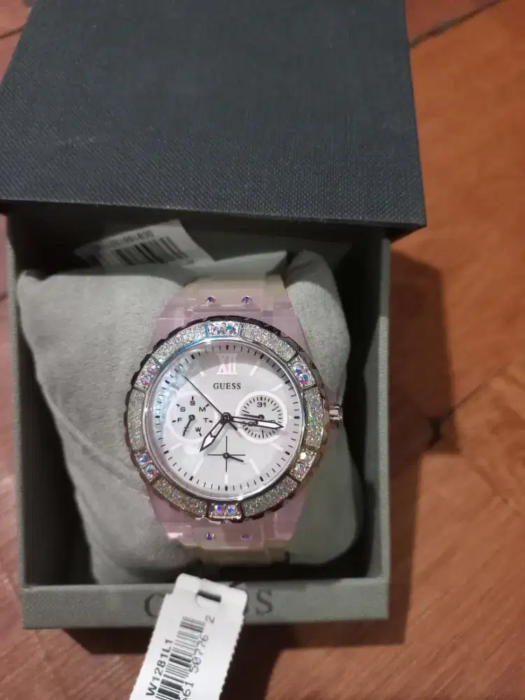 Jam tangan Guessasli