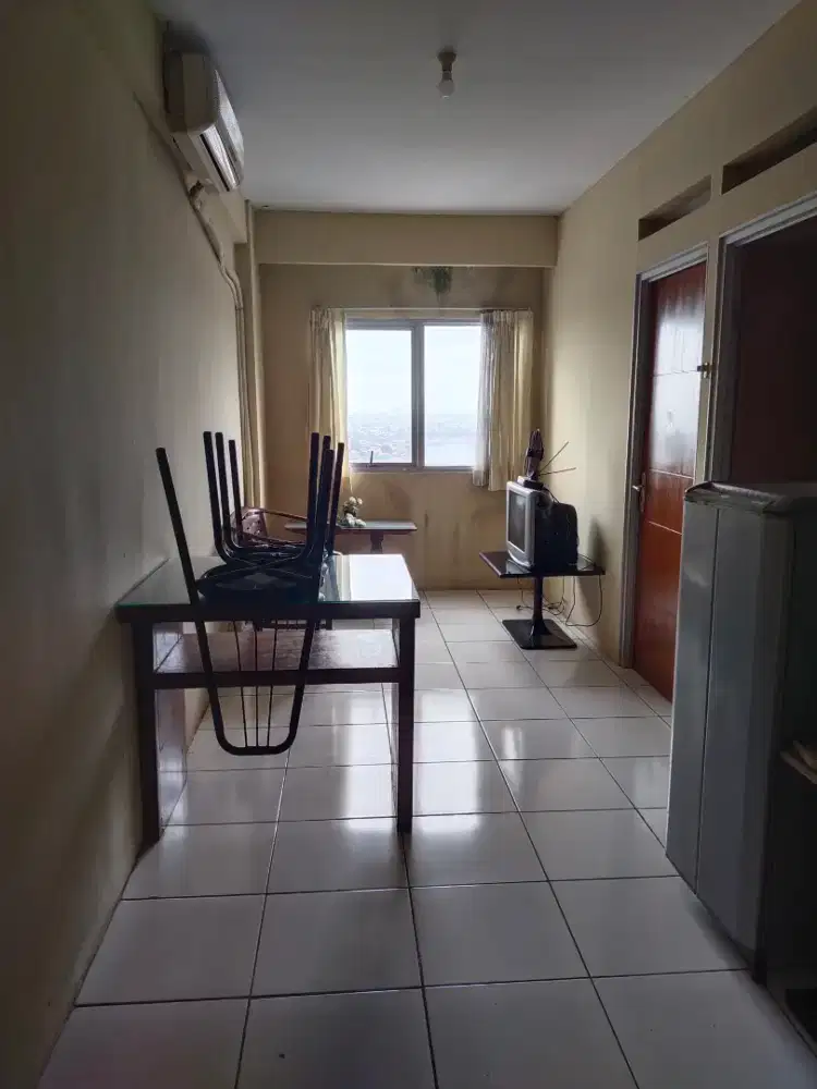 Dijual 1 unit Apartemen 2 bed room lengkap dg furniture