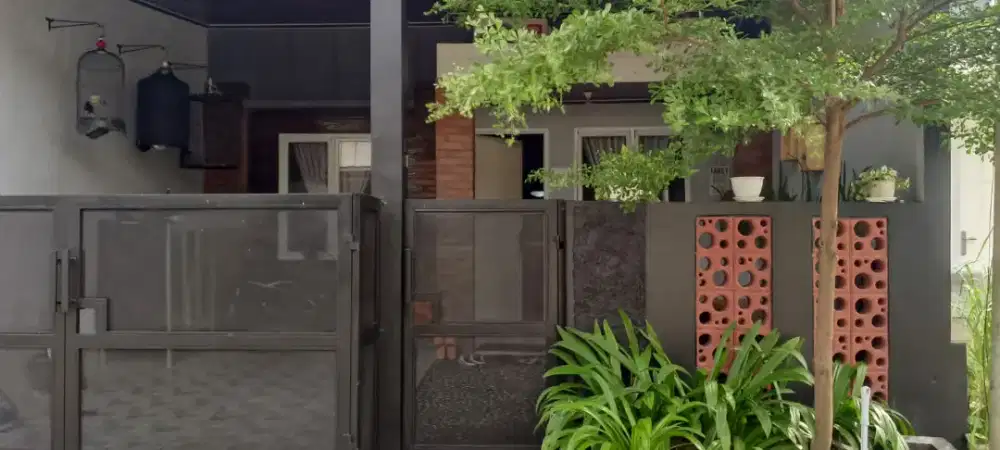 Dijual cepat, dekat stasiun (sudah RENOV total), nego sampai jadi