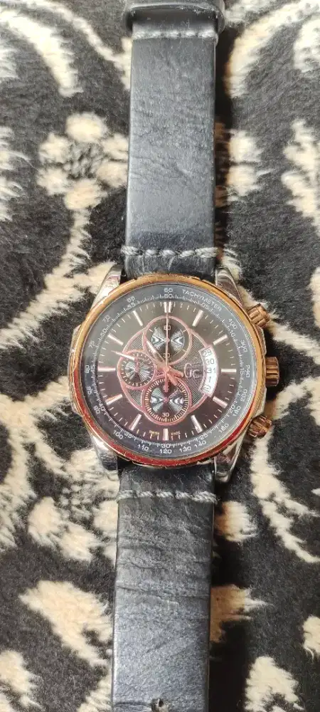 Dijual jam tangan guess collection