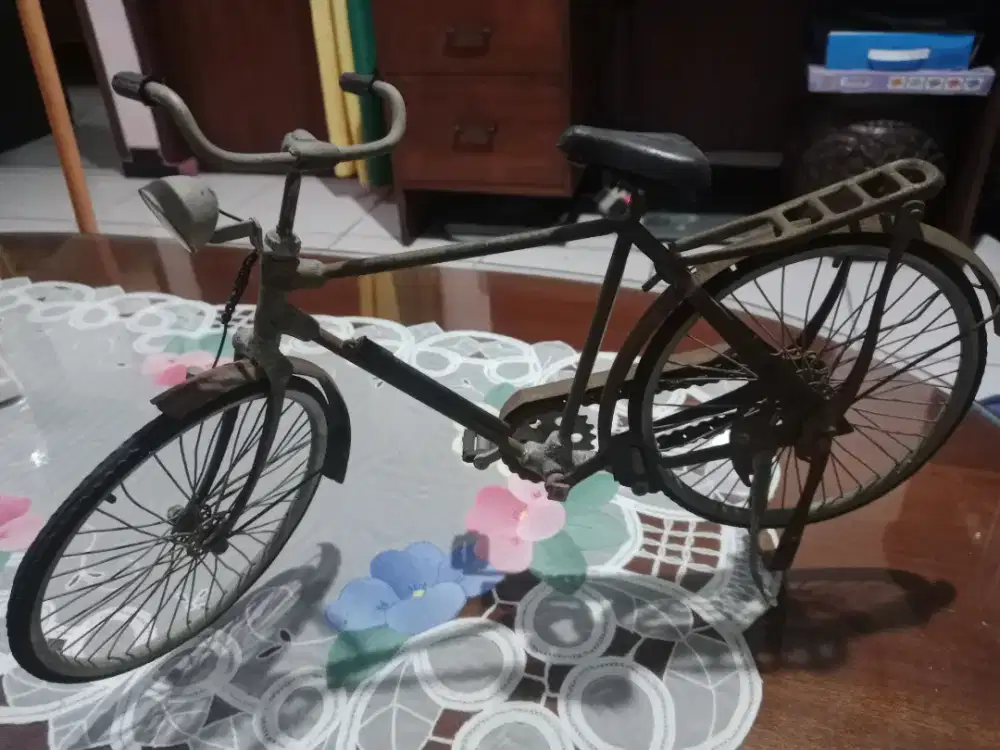 Pajangan Miniatur Sepeda Ontel