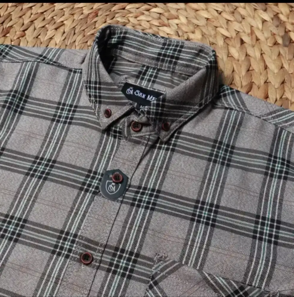 Kemeja Flannel Lengan Panjang