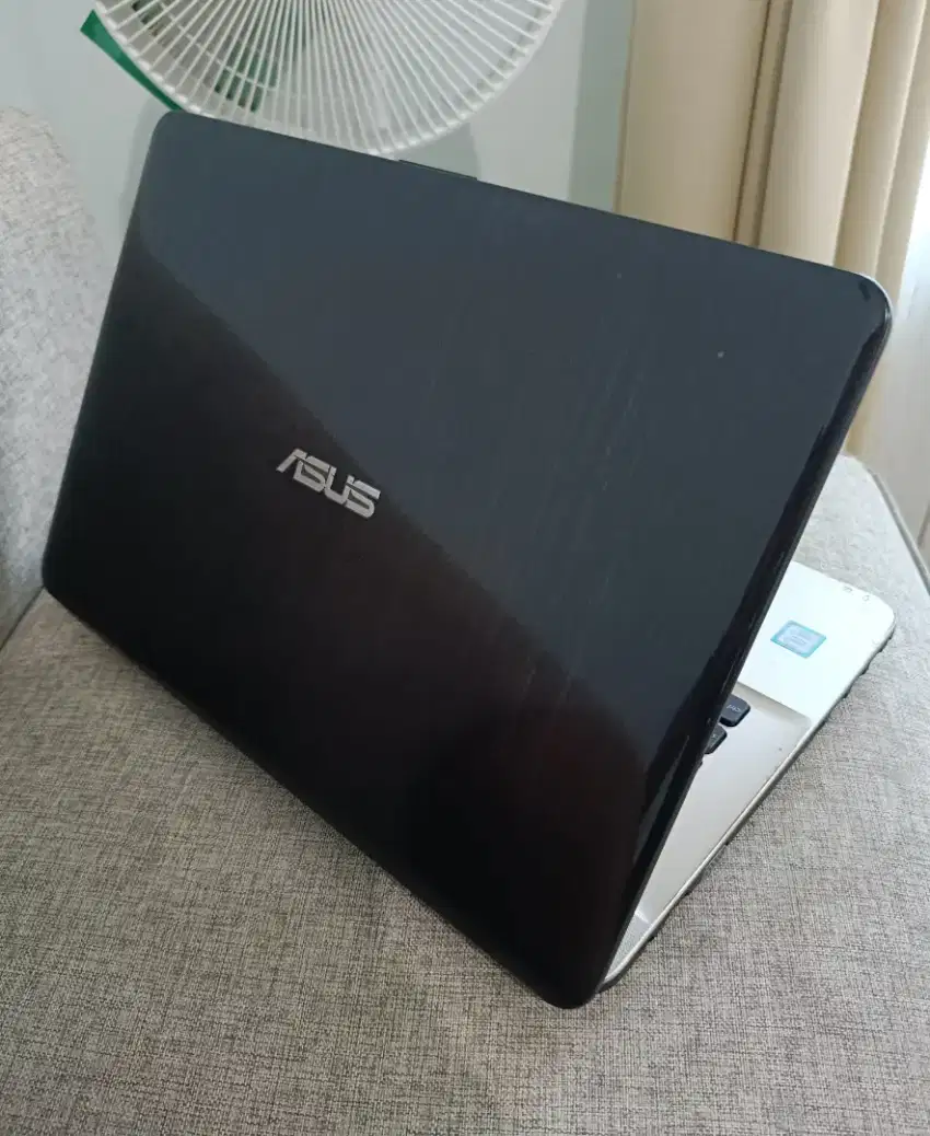 Laptop Asus Core i3 RAM 4GB SSD