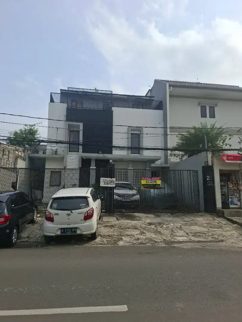 Dijual Kost 24 Kamar lokasi Komersil
