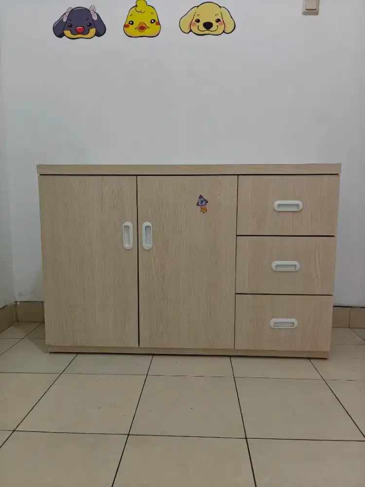 Lemari penyimpanan serbaguna/ rak tv