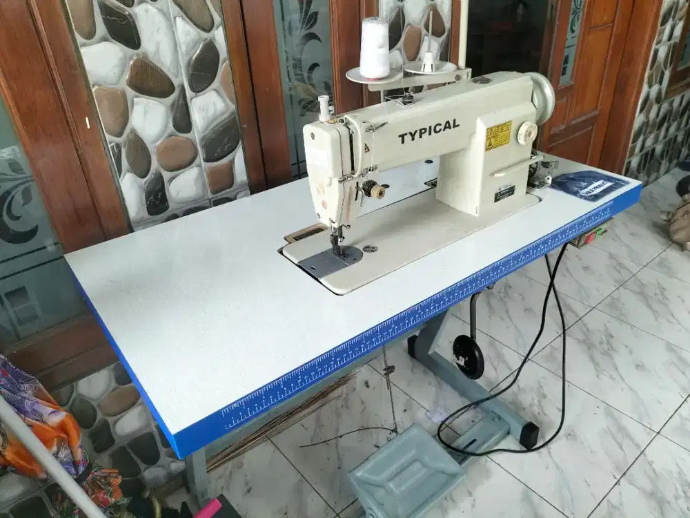 Mesin jahit typikal