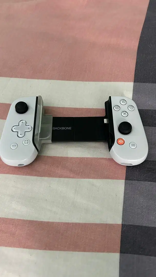 Backbone controller playstation for iphone