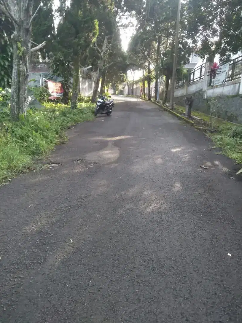 Tanah di komplek padasaluyu ledeng Setiabudi Bandung