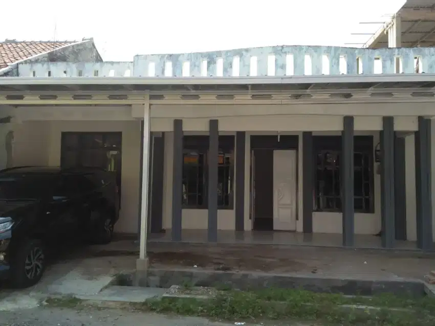 Disewakan 1 unit Rumah/kantor, lokasi strategis