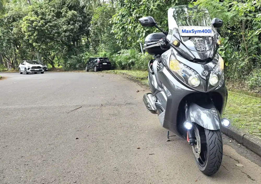 SYM Maxsym 400i Grey, a.n Sendiri