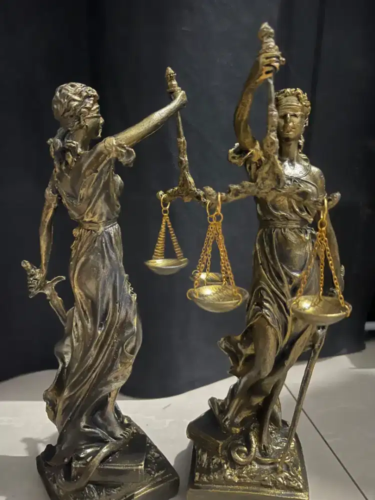 Suvenir Patung Dewi Keadilan