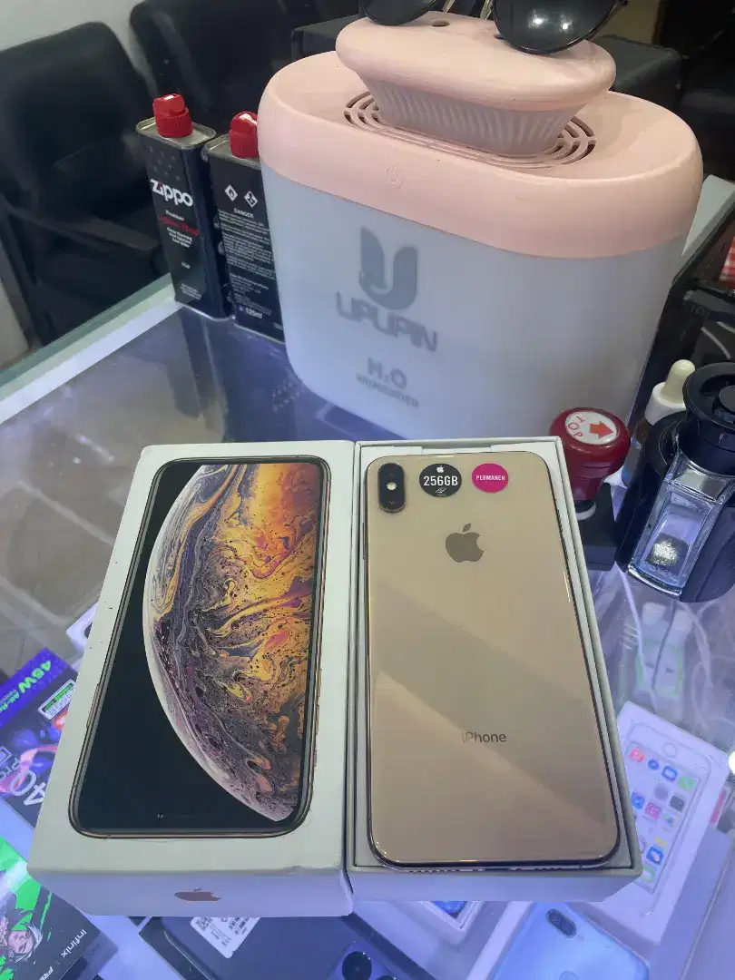 IPHONE Xs Max 64gb like new