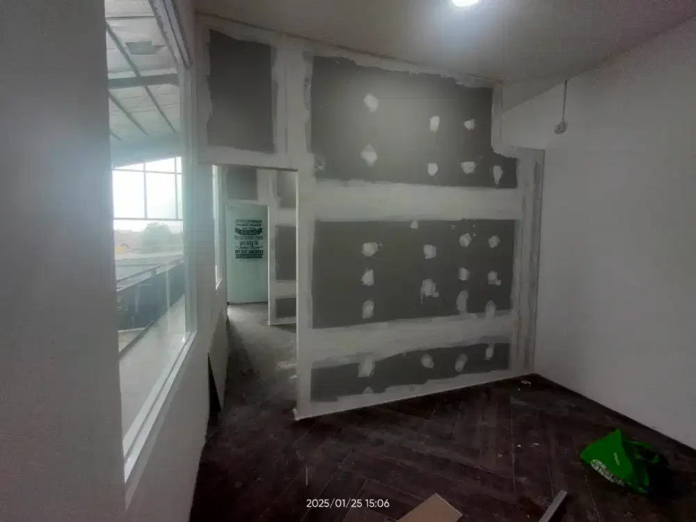 Ruangan pembatas kantor efektif dan efisien