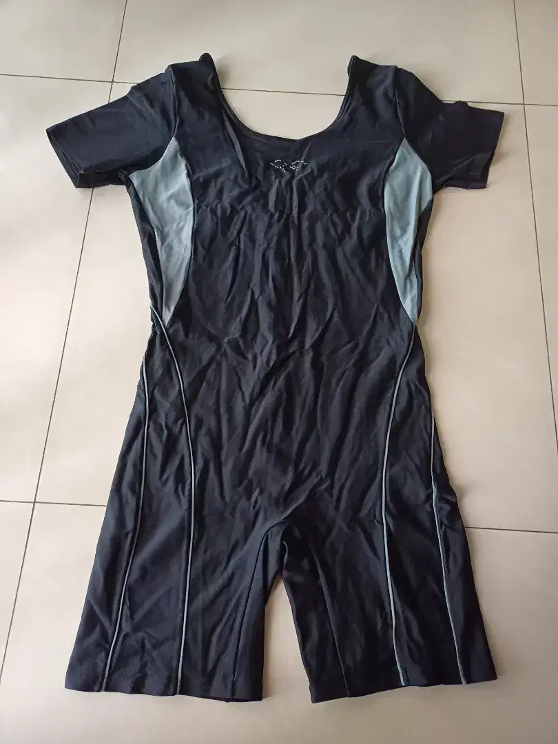 Swimsuit baju renang cewek merk ARENA