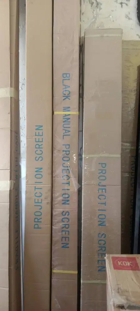 Ready projection screen layar proyektor ukuran 100 inch & 70 inch masi