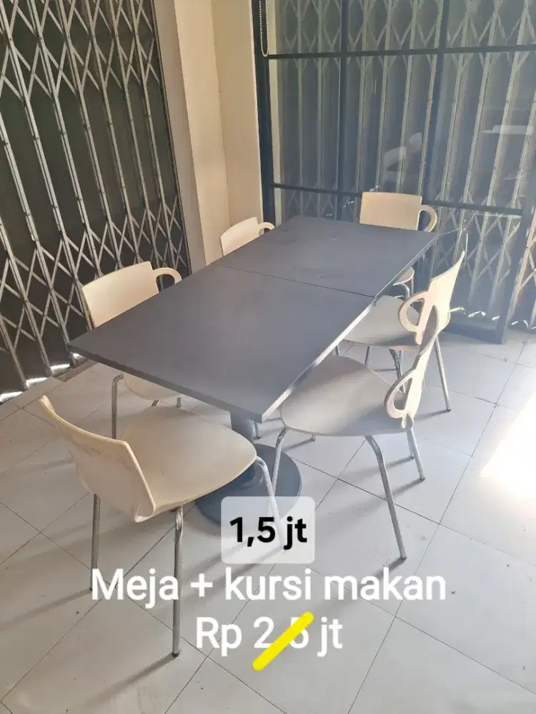 1 Meja Kotak + 4 Kursi makan Informa