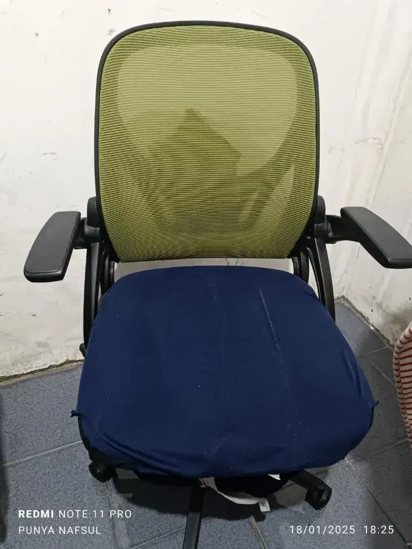Kursi Kantor Informa Sandaran Rendah Hijau