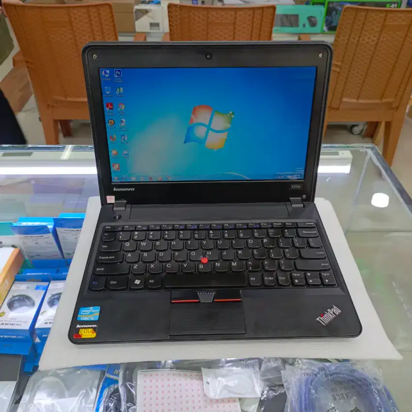 Laptop second thinkpad intel core i3 ram 4gb ssd 128gb display 12 inc
