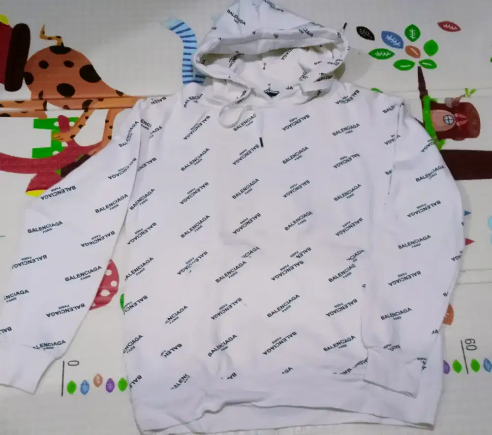 Hodie Balenciaga paris