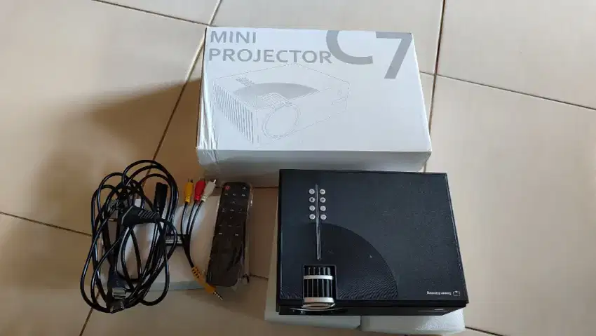 Mini Projector C7 | Jual Cepat | No Minus