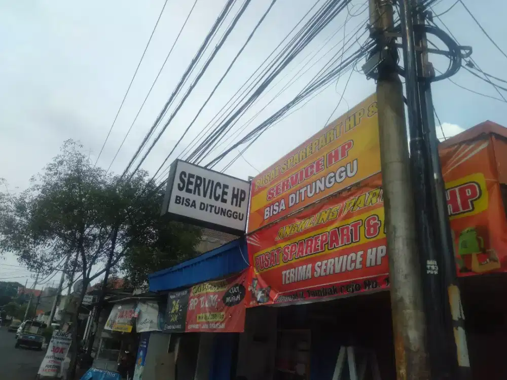 Neon box dan papan nama