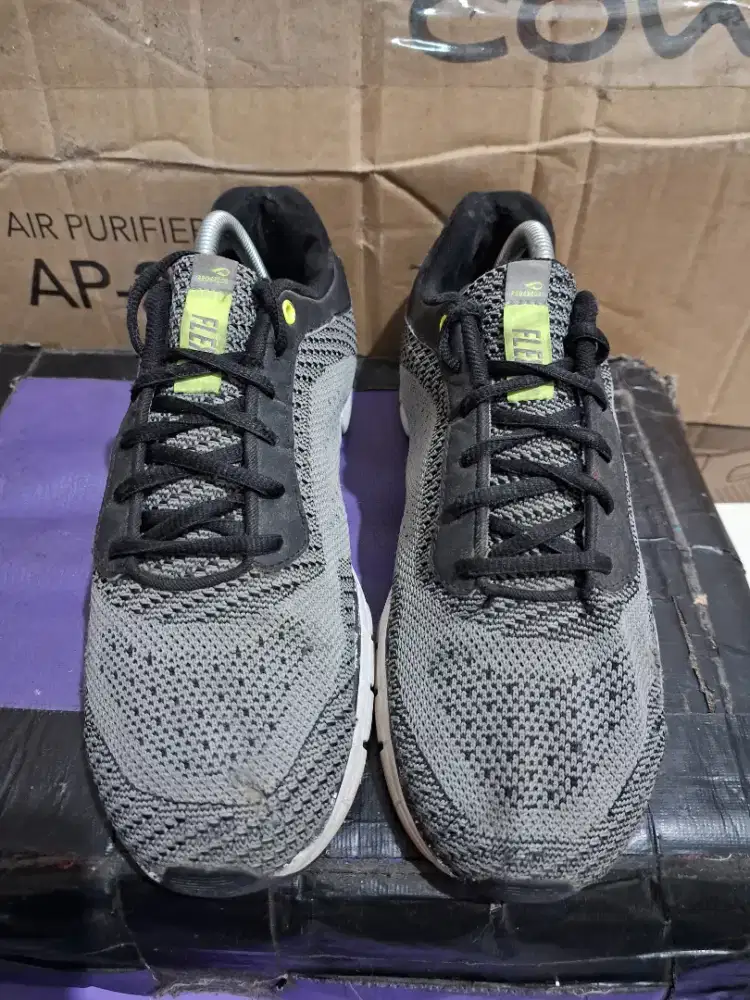 Sepatu running prospect