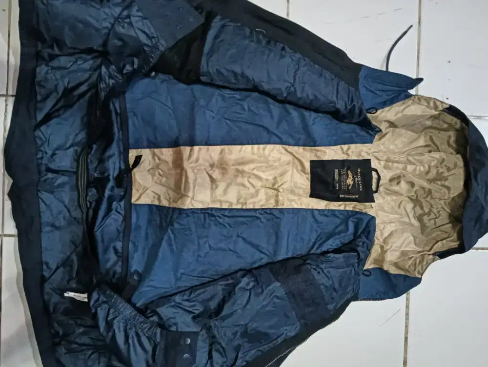 Jaket Gunung QuikSilver