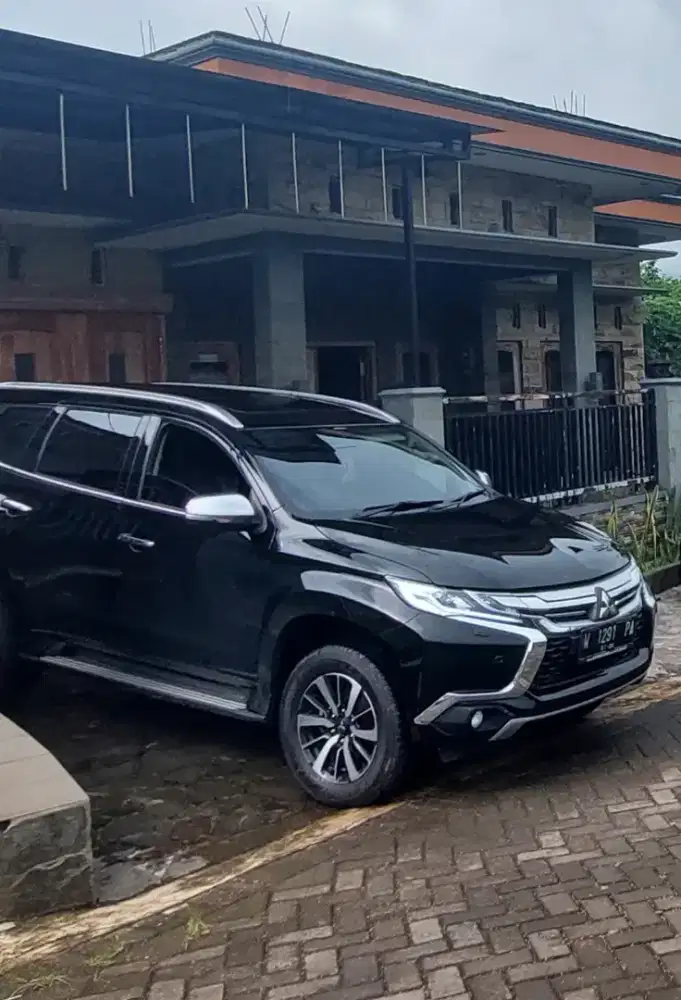 Sewa mobil Pajero termurah plus driver