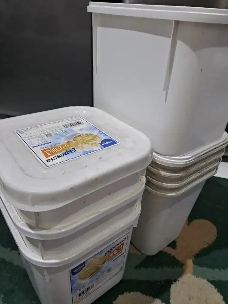 DIJUAL CEPAT BOX ICE CREAM WARNA PUTIH