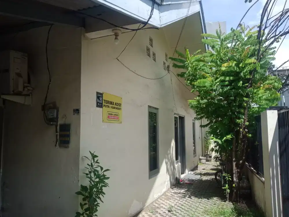 Kos mahasiswa/karyawati khusus putri