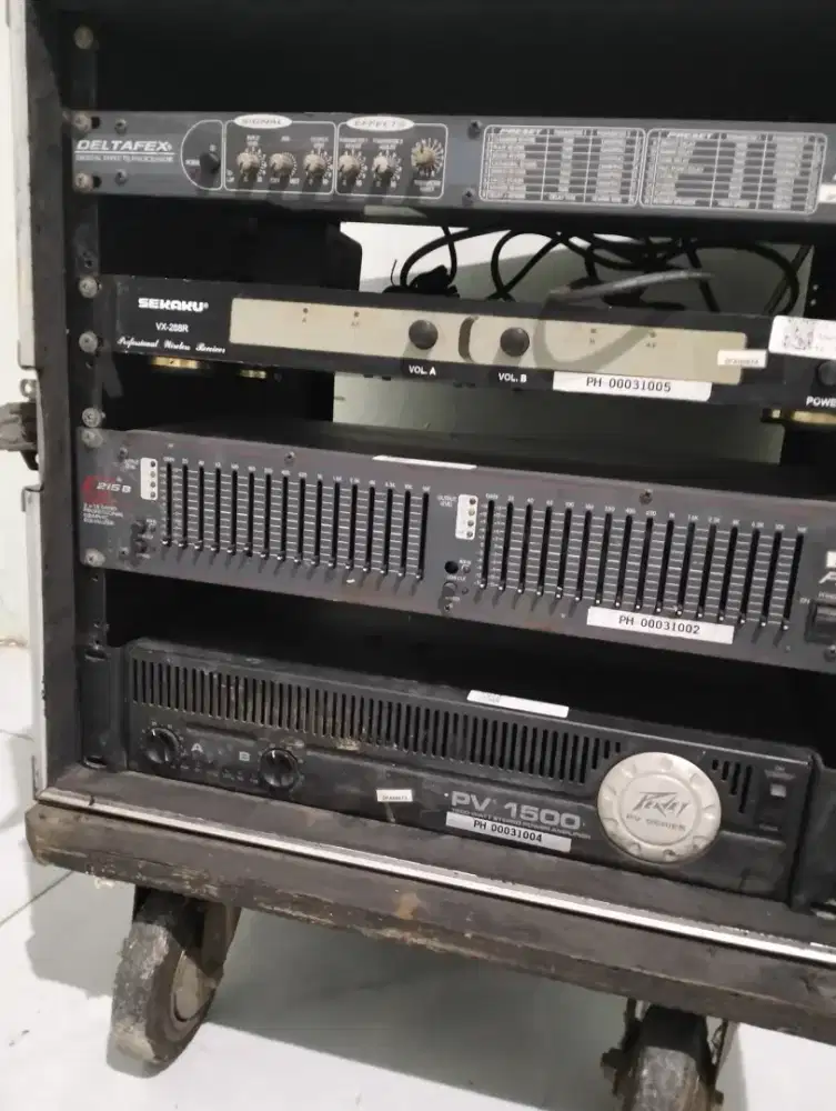 Dijual audio peavey 1 set 1500