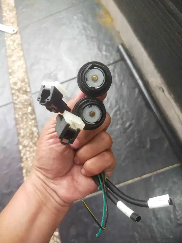 - Soket lampu sen fitting rem Kawasaki Ninja Vespa 
Murah aja