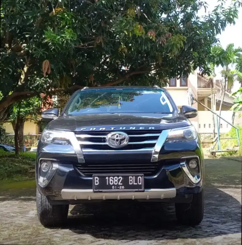 Toyota Fortuner VRZ Diesel Matik 2017 / 2018 Hitam