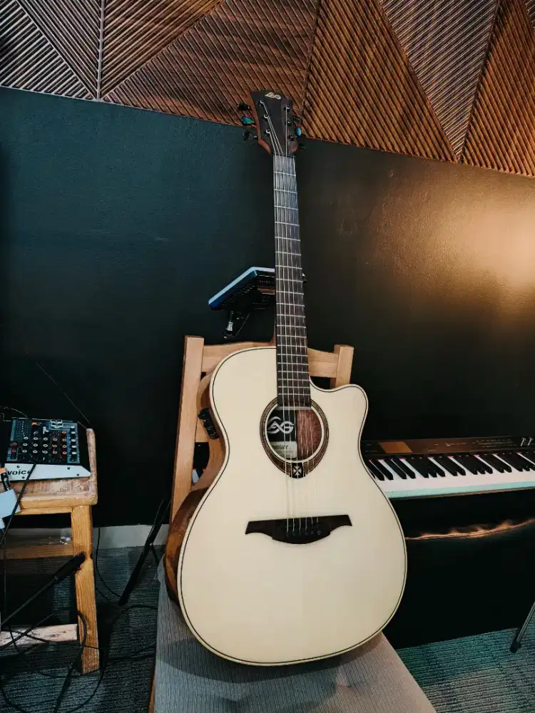 Gitar akustik elektrik LAG T88ACE