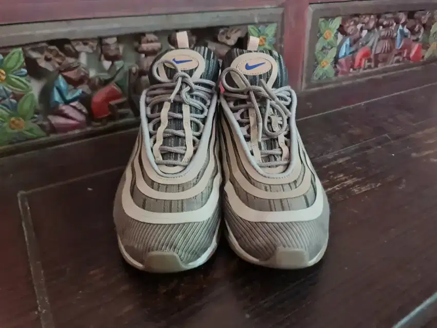 028. Nike Air Max Biege Coklat
Size : 43
Insole : 27.5
Made in Vietnam
