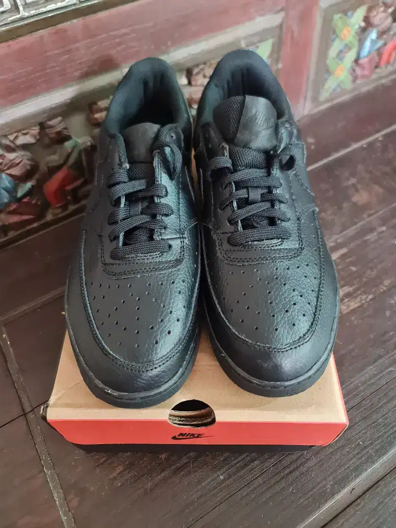 030. Sepatu Nike Court Vision Low Black
Size: 43
Made in indo BARU