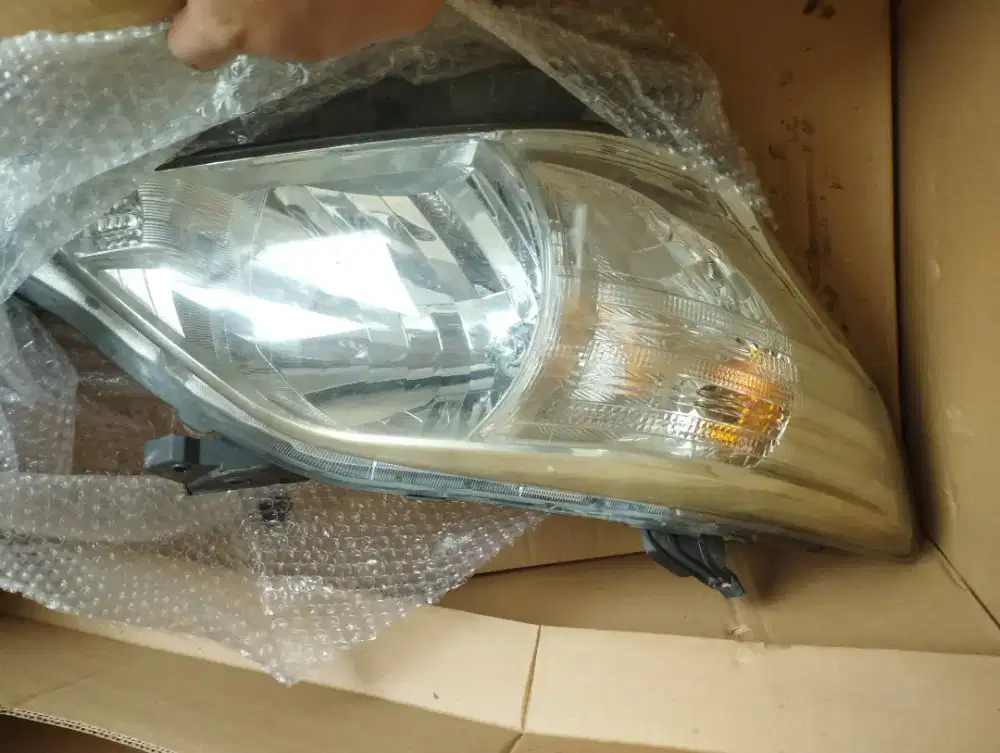 Dijual head lamp Innova 2013