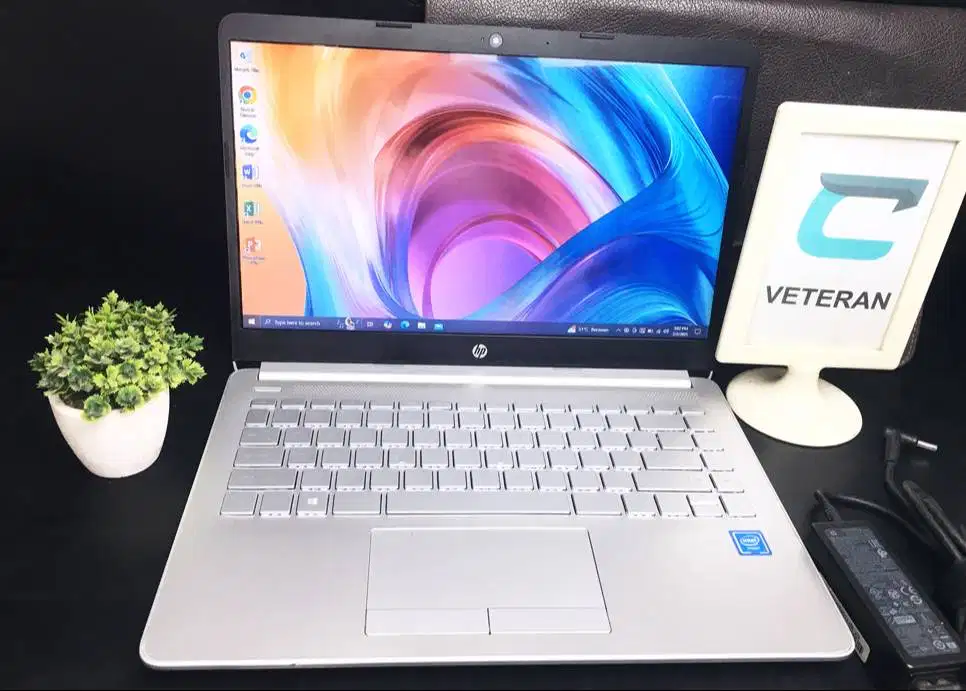Laptop HP 14s Ram 8gb keyboard backlight full normal harga terjangkau