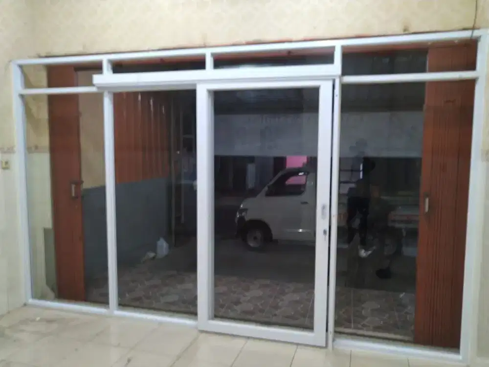 Pintu Kaca Geser Aluminium Kaca