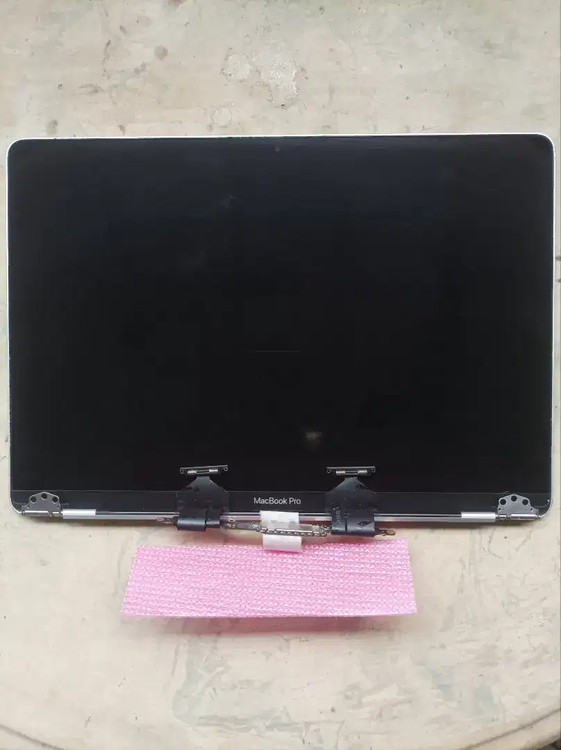 Lcd Macbook pro ( seri tidak tau )