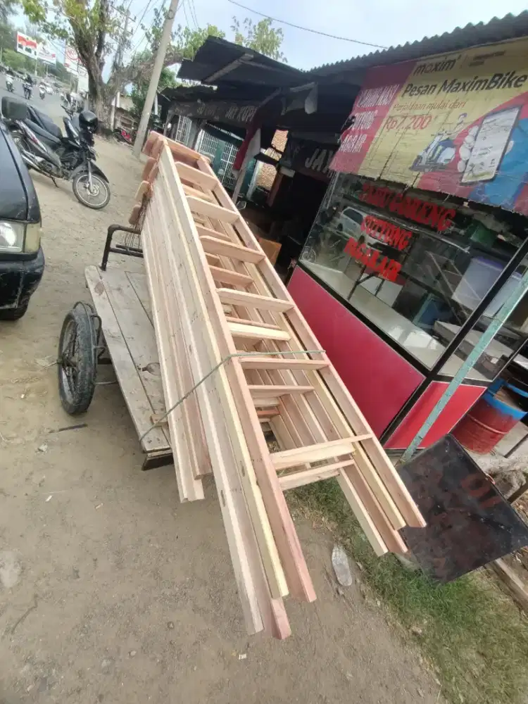Tangga kayu lipat