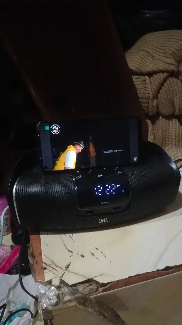 speaker bluetooth jbl onbeat hotel bekas pemakaian standar